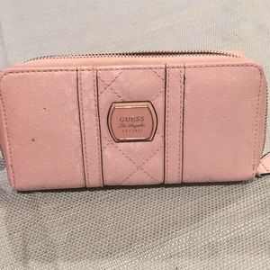 Guess zipper wallet